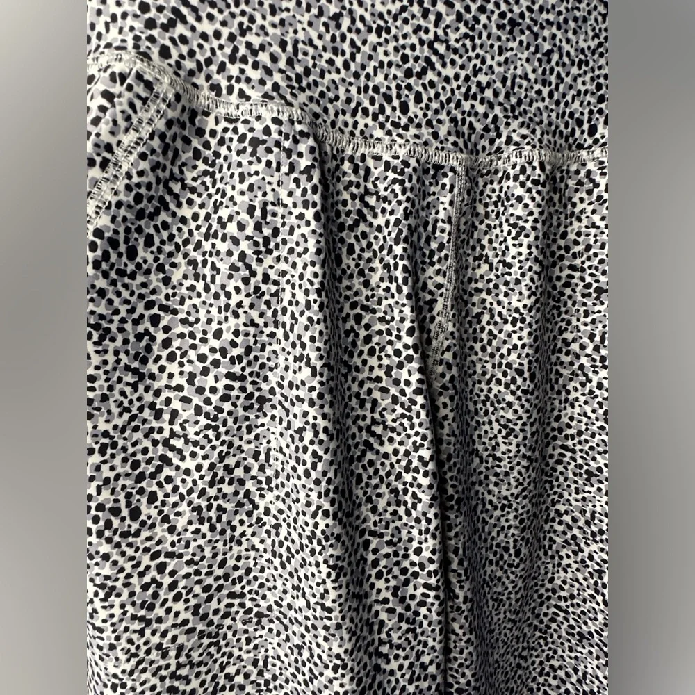 NWT Womens Old Navy High rise ankle jogger size medium powersoft